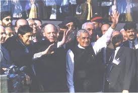 1999 Indian Prime Minister Vajpayee makes a goodwill visit to Pakistan on the maiden trip of a cross-border bus service.
